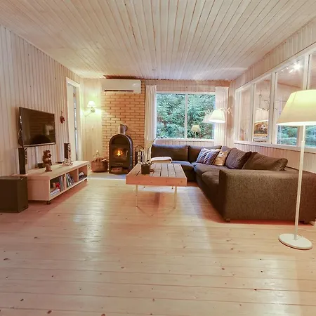 Three-bedroom Holiday In * Hals