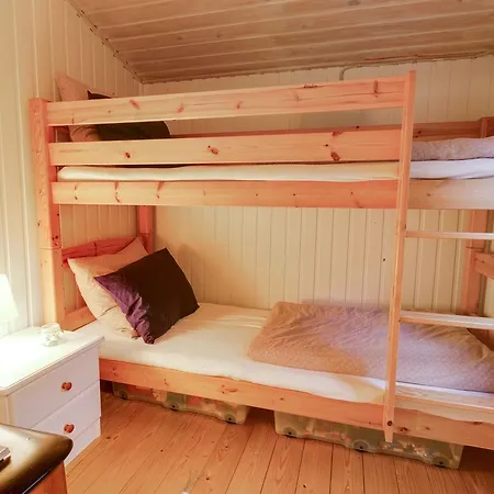 Three-bedroom Holiday In * Hals