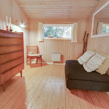 Three-bedroom Holiday In * Hals